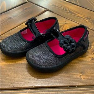 Toddler stride rite shoes